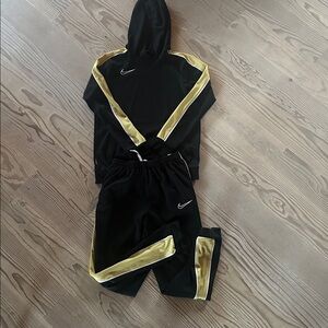 Nike big boys Black and Gold Athletic jogger hoodie  Set